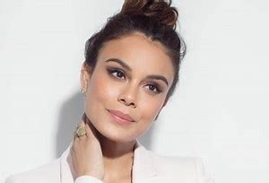 Interesting facts about Nathalie Kelley: net worth, husband, and career
