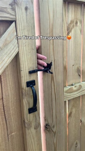 Andrew Thron on Instagram: "Trespassing is no joke 😡 So you might be wondering how we got here…. Well, I wanted a lock that I could open up from both sides. So I installed this one. It really didn’t have anything to do with security. Although there is some truth to the kids sending balls into my backyard, I would much rather them climb the fence or pick the lock than knock on the door for me to do it. 99% of this was 100% rage bait. If you left a nasty comment, it worked. If you identified this
