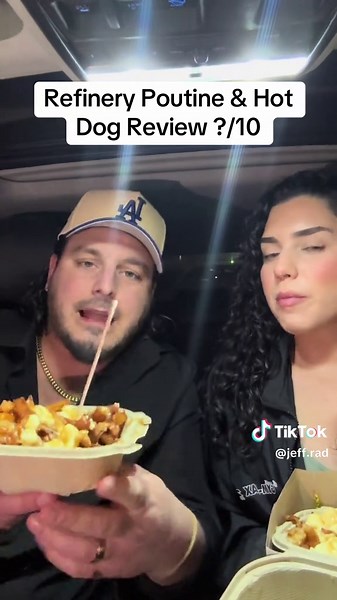 Montreal Food Review: Poutine and Hot Dog Delights