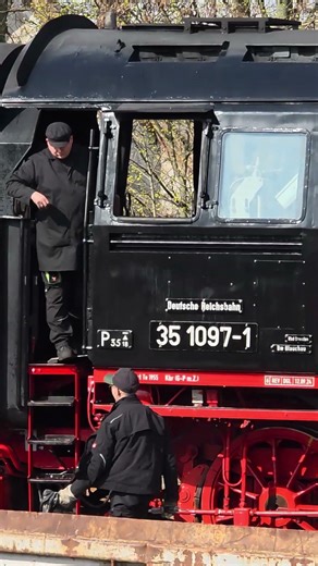 Sonderzugfahrt Dresden-Neustadt nach Glauchau 35 1097-1