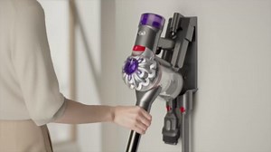 Dyson V8 Cordless Vacuum, Cleans Hard Floors and Carpets, Detangles, Converts to Handheld, 115AW, 2 Power Modes, Up to 40 Minutes¹