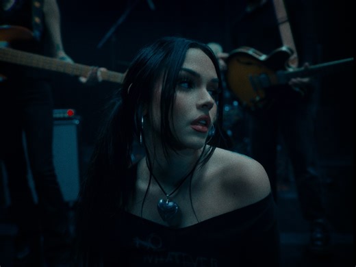25K views · 976 reactions | you asked, so you shall receive 變 my decode cover out on YouTube now iloveyouuu Paramore https://MaggieLindemann.lnk.to/decode | Maggie Lindemann | Facebook