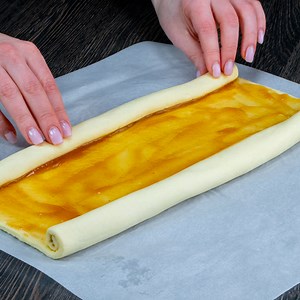 1M views · 9.5K reactions | Don’t spend money! Puff pastry and jam for a perfect dessert for the entire week Ingredients: puff pastry - 250 g (8.8 oz) apple jam - 100 g (3.5 oz) sugar - 20 g (0.7 oz) Tray size 24 X 32 cm (9.45 x 12.6 in) IN THE OVEN 180 ˚C (356 °F)/20 MIN | Appetizing.tv | Facebook