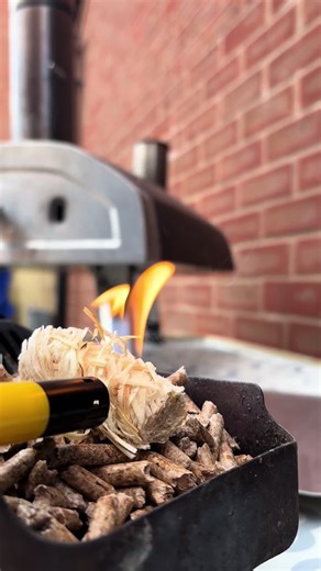 Trying out the new pizza kitchen set up and a slightly different topping choice tonight for my wife’s love of bruschetta & cheesy garlic bread 🇮🇹🍕 #pizza #pizzakitchen #outdoorkitchen #gardenkitchen #ooni #pizzagram #pizzalover #pizzatime #woodfiredpizza #foodtok #homemadepizzanight #gozney #familytime #margarita