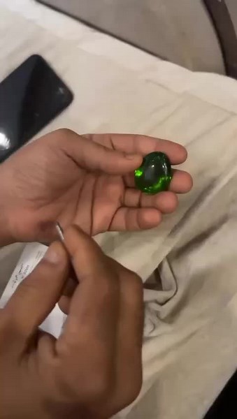 Understanding How Sugar Dissolves in Water