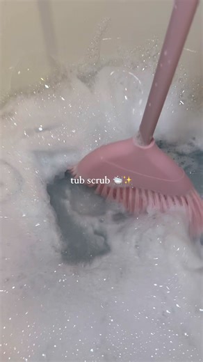 Effective Tub Scrubbing Tips with a Pink Broom