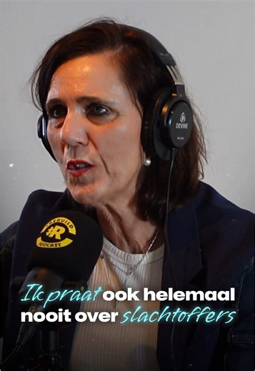 Je jeugd. De scheiding van je ouders. Het gevoel je plek niet te kennen. Wat als dát nog steeds doorwerkt in je liefdesrelaties? Waarom stranden relaties? En wat is de link tussen hechting, gemis en ontrouw? 🎙️ In gesprek met dé ontrouw-expert van Nederland over patronen die vaak onbewust blijven. Ben jij wel eens ontrouw geweest? Of heeft ontrouw jou geraakt? 👉 Bekijk & luister de volledige podcast nu op YouTube, Podimo, Spotify en Apple Podcasts. #ontrouw #relaties #liefde #hechting #scheidi