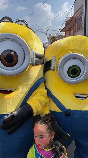 Minions Dance Party with Papaya Music