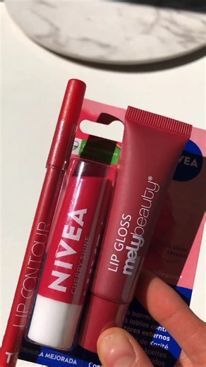 Ｍａｋｅｕｐ ｓｈｏｐ on Instagram: "🍒🍒LIP COMBO CHERRY 🍒🍒 #makeup #lipcombo"