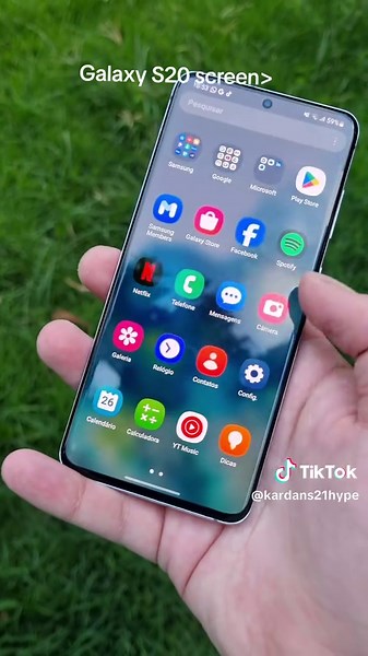 Samsung Galaxy S20 Screen Features and Review