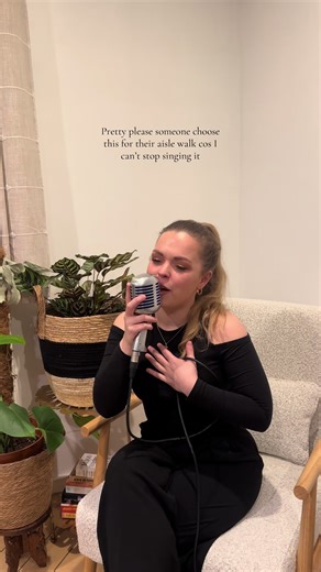 This is one for the bucket list 🤞🏻 Luckily it’s on a few of my couples’ drinks reception song lists but I’ve yet to sing it for an aisle song and I just KNOW it would be incredible The way the songs builds, with the last big chorus at the end 🥹 I can just see that perfect entrance moment so clearly If you’re looking for aisle song inspo, consider yourself influenced 🙌🏻 oh and drop me a DM cos I’d love to be the one to sing it for you 😏 #ukweddingsinger #weddingsinger #ukbride #groomtobe #u