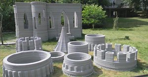 Minnesota man builds 12-foot 3-D printed castle