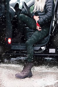 1M views · 2.8K reactions | Keeping your  warm and lookin’ REAL good this holiday season in our Seamless Leggings | SPANX | Facebook