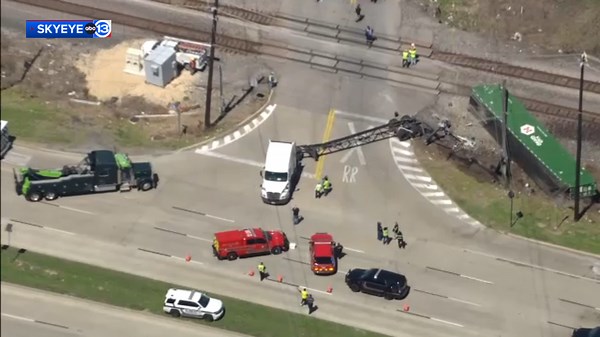 Roads reopened after crash involving Amtrak train, 18-wheeler on US-90, officials say