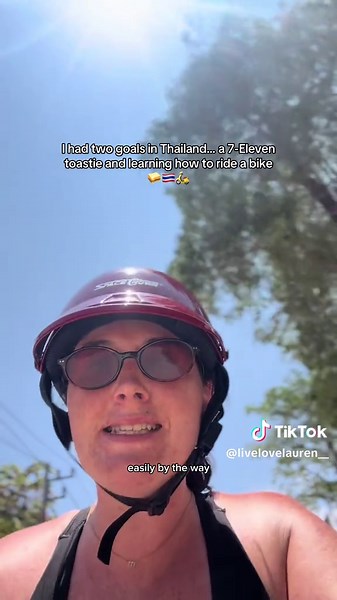 Smashing goals on holiday 👀 Here’s a few lessons that might be helpful to you that came with this process 🛵🇹🇭 1. Facing fear Not everything your body labels as “danger” actually is. Sometimes you just need to show your nervous system a new story. 2. Self-trust Doing things you once believed you couldn’t do builds trust in yourself. Why is self trust important ? - it’s a fundamental pillar of high self esteem & belief. 3. Take back your trust I realised I was more comfortable trusting other p