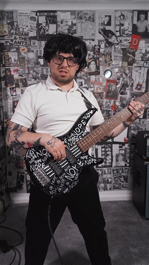 What if the bass guitar was invented as a 5 string?