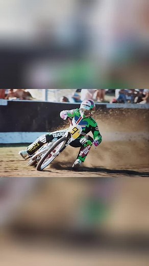 Vidéos de Grass Track France (@grasstrackfrance) avec Run Away - Ian Storm & Ron van den Beuken & Menno