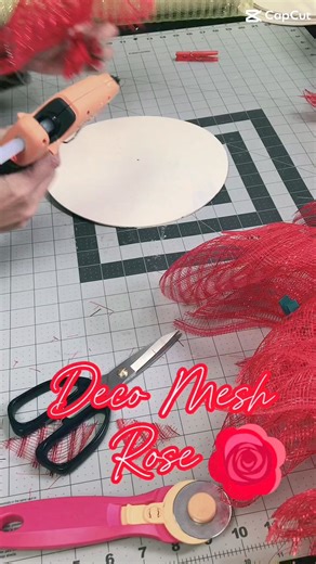 56K views · 553 reactions | Wanna learn how to make a rose using deco mesh? Watch here! | BBCrafts | Facebook