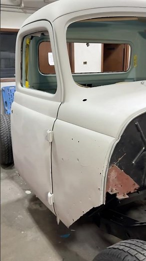 This 1949 International's Comeback Story is One For The Books 📖🚗💨