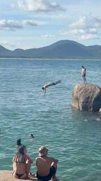 Saltando AL MAR [piscinas naturales] Barra da Lagoa - Santa Catarina- BRASIL🇧🇷🇧🇷🇧🇷🇧🇷🇧🇷