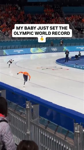 protothema.gr on Instagram: "🥇Ο Τζέικ Πολ έβαλε τα κλάματα για το μετάλλιο και το ρεκόρ της αγαπημένης του Γιούτα Λίρνταμ στους Χειμερινούς Ολυμπιακούς Αγώνες 🏆Χρυσό μετάλλιο με Ολυμπιακό ρεκόρ κατέκτησε στους Χειμερινούς Ολυμπιακούς Αγώνες η Ολλανδή Γιούτα Λίρνταμ, με τον αρραβωνιαστικό της, Τζέικ Πολ, που ήταν στις κερκίδες, να ξεσπάει σε κλάματα. #protothema #news"