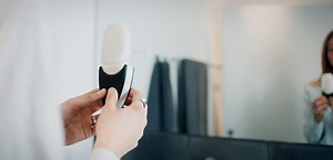 UNOBRUSH is a smart toothbrush that cleans your teeth in just six seconds