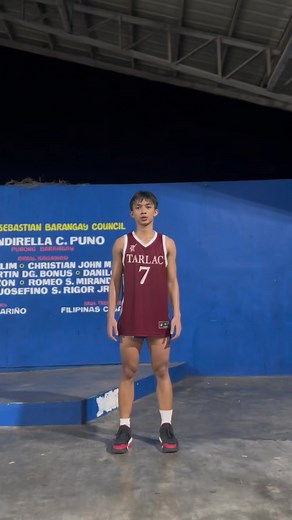 alternating pogo knee drive🔥🎒 ( speed & agility ) #fbreels #fbreelsvideo #fbviral #fb #basketball #speedandagilitytraining #plyometrics #plyo Juan Gabriel Agustin Mauricio | Julius Dela Vega