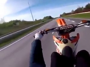 1.5M views · 2.5K reactions | Au début ça allait bien...  A la fin ça va nettement moins bien !!  Il peut aller changer de caleçon celui la, il est passé pas loin de la correctionnelle... 藍 www.dam-sport.net | Dam-Sport | Facebook