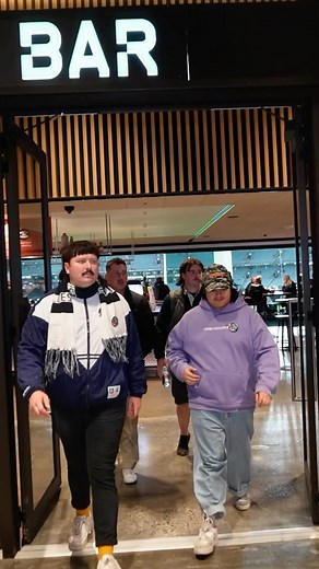 Skip the line and get into the View Bar at Marvel Stadium before the game! Pre game dinner, drinks and plenty of footy banter 🌮🍺 | Marmalade AUS