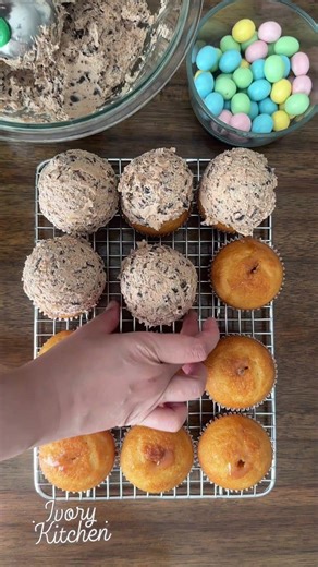 Cookie Dough Cupcakes 🍪