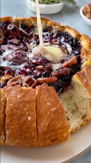 🧀 Baked Brie Bread Bowl - Perfect for the holidays! Instructions & ingredients in comments.