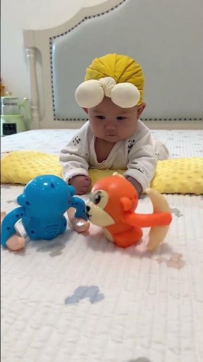 My baby always wanted to be held lately, but since we bought this electric rolling monkey to