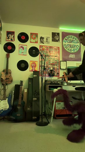 Murphy Puppet Dance: Spin and Upside Down