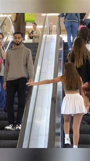 Couple's Reaction to Escalator Girl Prank 😳😂