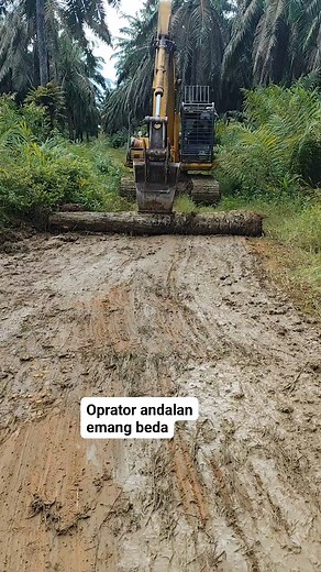 867K views · 4.1K reactions | Ada aja akal nya 﫵﫵﫵 #alatberat #excavator #oprator #komatsu #fyp | Arya Tambunan | Facebook