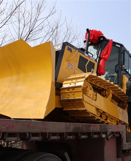 🚜 Big win for Shantui in Asia-Pacific! 🚀 We’ve secured 170 bulldozer orders (up from 120!) thanks to our top-tier quality and full-service support. The first batch is on its way, with full delivery by May! Proud to empower regional infrastructure and keep scaling new heights in global markets. 💪 #Shantui #Bulldozer #AsiaPacificGrowth #InfrastructureSolutions #WeAreOne #BuildingBetter #ValueThatWorks