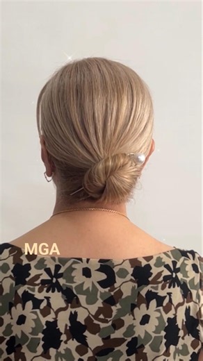 Elegant Twist Bun with a Kanzashi Touch 🌸