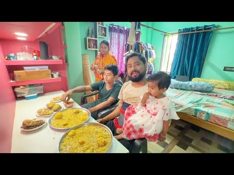 আজ পরীও তার বাবার সাথে খেয়েই ছাড়ল,খিচুড়ি আর পাঁচ রকম ভাজা