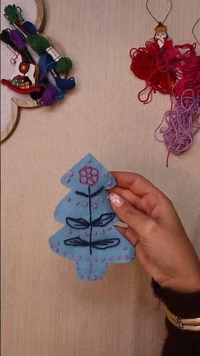 Nouveau tuto gratuit : mes suspensions brodées 🎄