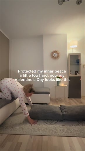 BLOOM YOGA 🌸 Yasemin | Yoga Teacher | Still standing. Just a little upside down. 🤸‍♀️ How does your Valentine’s evening look like? 💘 #singlelife #humor #selflove #valentineday... | Instagram