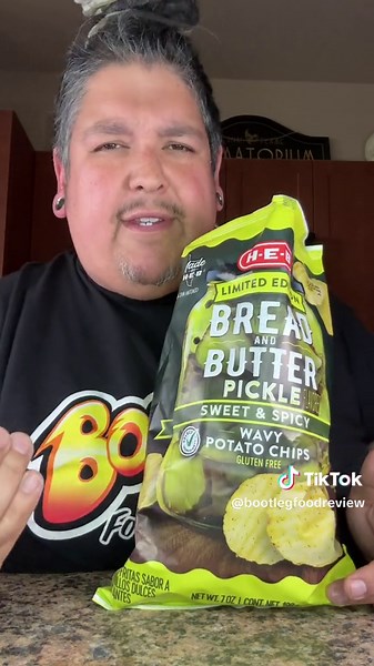 Summertime means new seasonal limited edition potato chips from @H-E-B and I’ve got all three flavors!! let’s give them a try!! What is your favorite potato chip flavor? #bootlegfoodreview #heb #limitededition #chips #snack #bagel #pickle #lemonpepper #groceryhaul #snackhunting #snackreview #groceryshopping