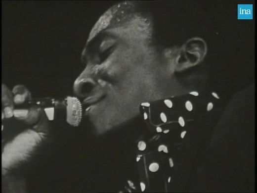 👩‍❤️‍💋‍👨 WHEN A MAN LOVES A WOMAN. En 1967, Jimmy Cliff chantait au Palais des Sports de Paris l'une des plus belles chansons d'amour : "When a man loves a woman" puis enchaine avec "Give and take". | INA