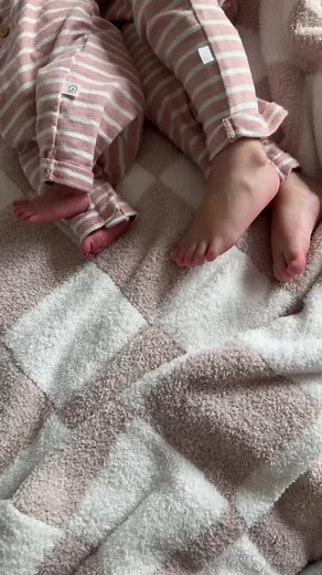 4.1K views · 451 reactions | My heart is exploding! Sweet! #babiesoftiktok #baby #babies #babyfever #toddler #toddlers #couplegoals #couple #boyfriend #girlfriend #fypシ #cr7 #FIFAworldcup2022 #Talabh #Ep01 鹿鹿 #ILOVEYOU #ASMR #reelsvideo #reelsviralfb #reels #fypviralシ #reelsinstagram #fyp #couple #Relationship #viral #foryou | Blakeley - Sweet family | Facebook