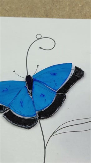 Cutting Glass for Morpho Butterfly 🦋✂️ #stainedglass #stainedglassart