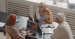 Video oleh Cedric Fauntleroy di Pexels