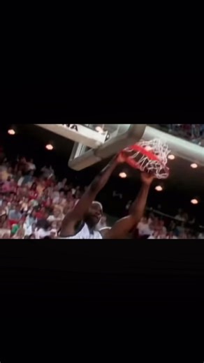 Shaquille O'Neal's Incredible Dunking Skills