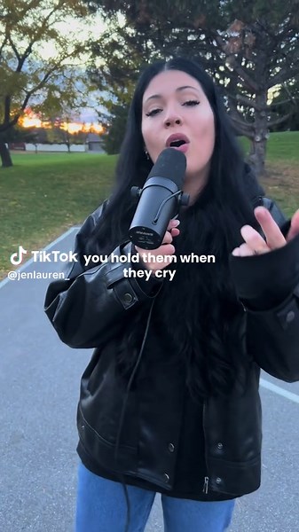 Jennifer Lauren (@jenlauren_)’s videos with Siren - Jennifer Lauren