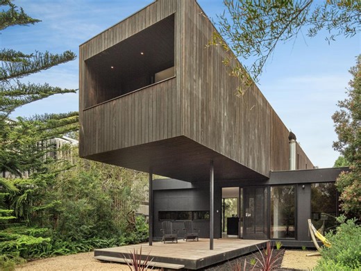 ‘Funky’ Point Leo pad for sale put together ‘like Lego’ - realestate.com.au