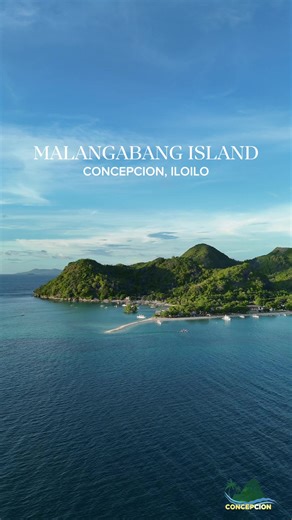 Malangabang Island, one of the islands that is part of your island hopping tour in Concepcion. Enjoy its white sand beach, clear turquoise waters and relaxing island vibes, perfect for family, friends and barkada trips. Swim, take photos and enjoy the peaceful view of nature. Plus, capture the postcard perfect view of Pan de Azucar Island in the background, truly a stunning spot for your island memories. 📸🏝️ Book your joiner or private island hopping tour with us. Message us now for reservatio