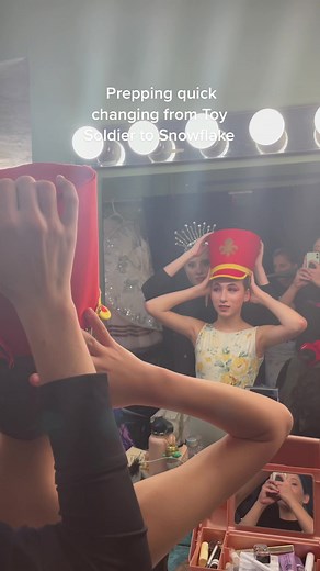 Quick changes are always so much fun 🤗#ballet #quickchange #talent